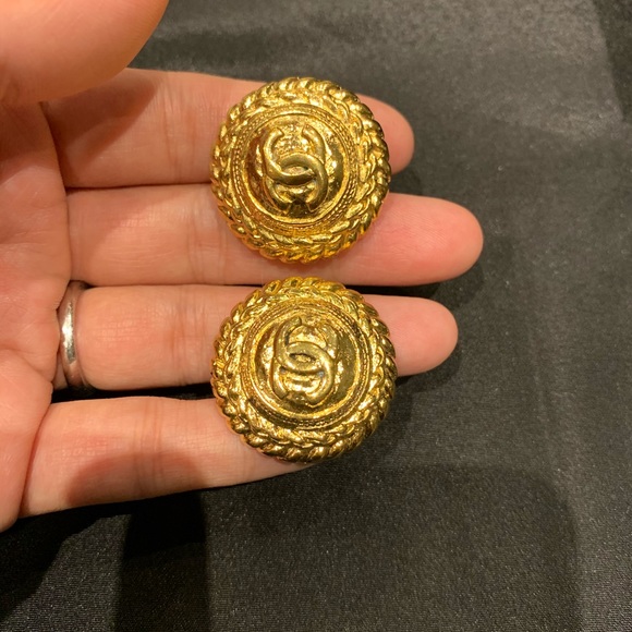 SOLD Chanel vintage earrings - Picture 3 of 3